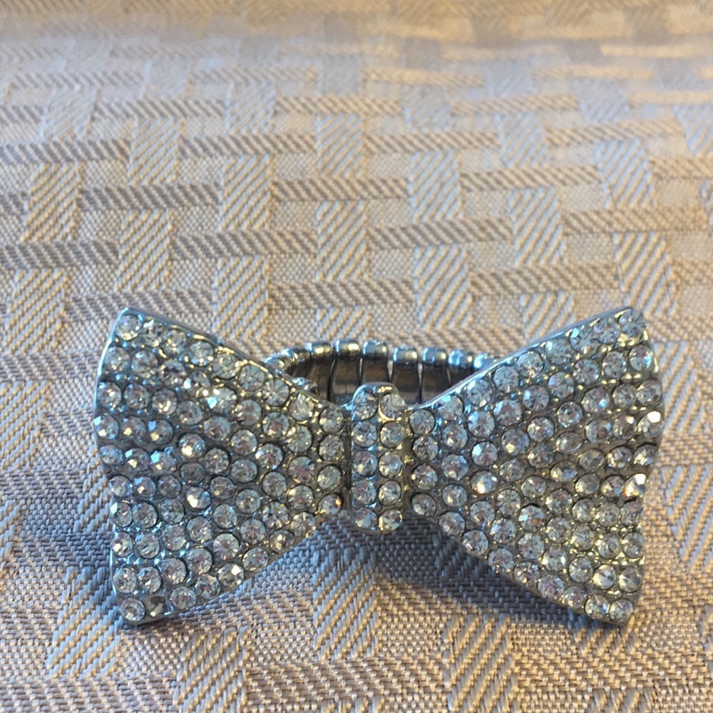 Bow Ring